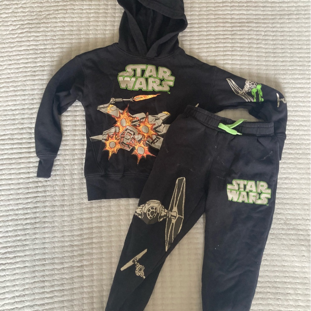 Disney 100 Star Wars Sweatsuit, kids XS